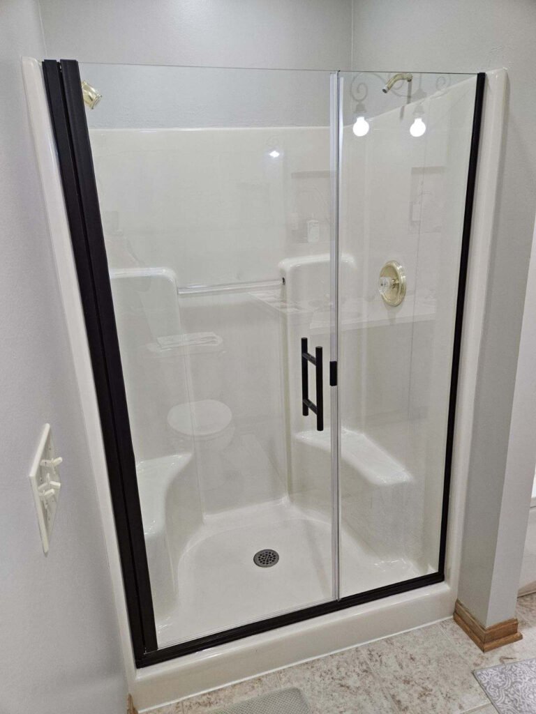 26 SEMI FRAMELESS - UPTOWN LADDER HANDLE