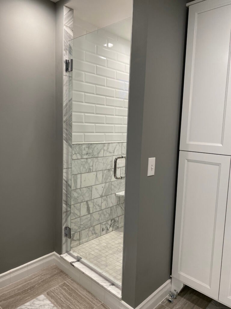 3 FRAMELESS SINGLE DOOR